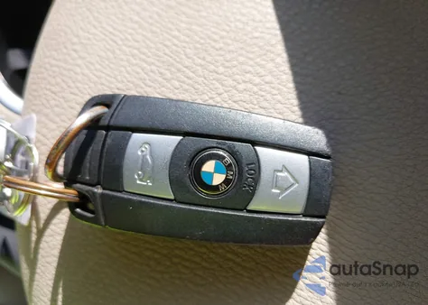 2015 BMW X1 xDrive28I z USA, uszkodzony, nr VIN WBAVL1C59FVY35209